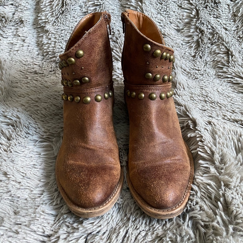 Coconut by Matisse Ankle Booties